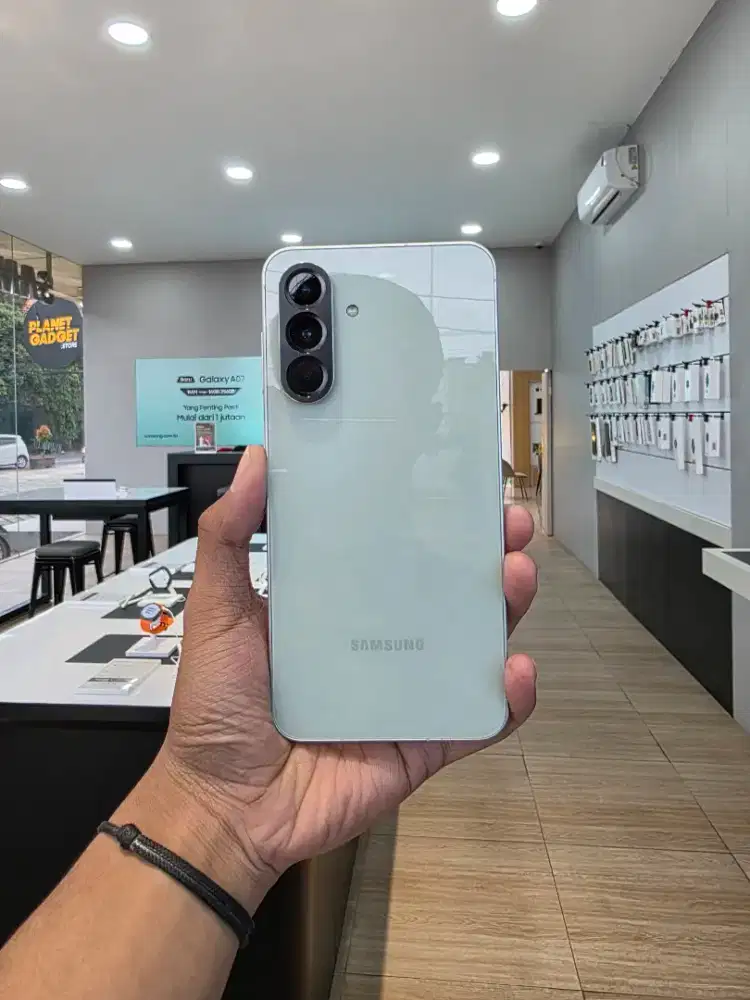 Samsung A56 5G Free Adaptor + Buds Core