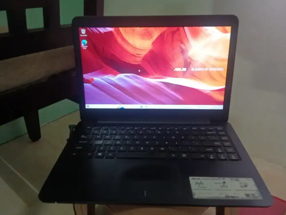Laptop ASUS E402Y