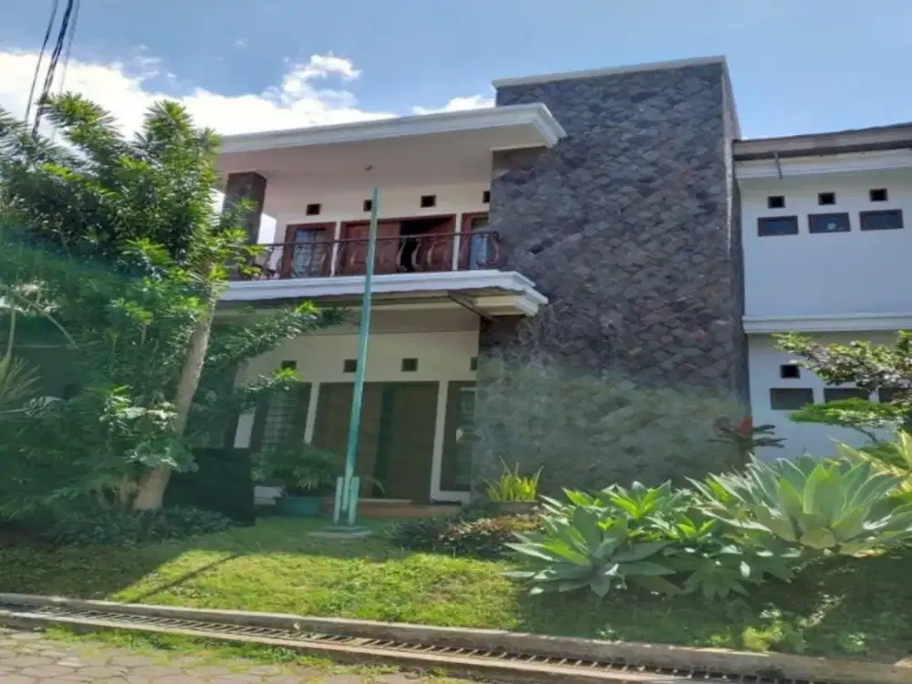 Jual Rumah Luas Harga Menarik di dekat Dago Heritage dan Borma Cikutra Bandung