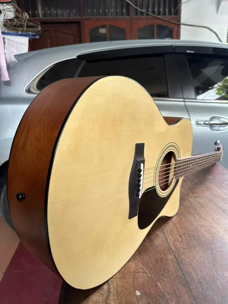 gitar yamaha FS100c