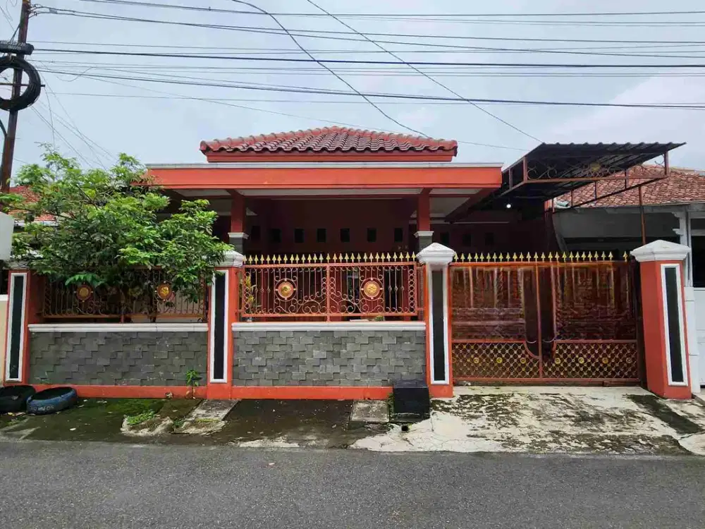 Rumah Bagus Puspowarno Semarang Barat, Dekat Pusat Kota