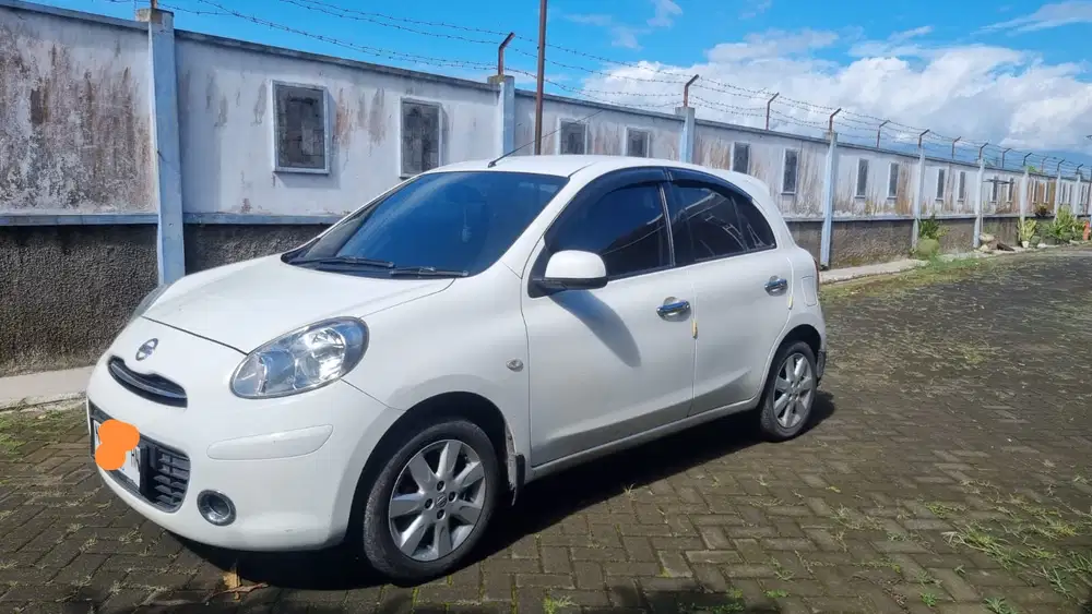 Nissan March 2012 Bensin