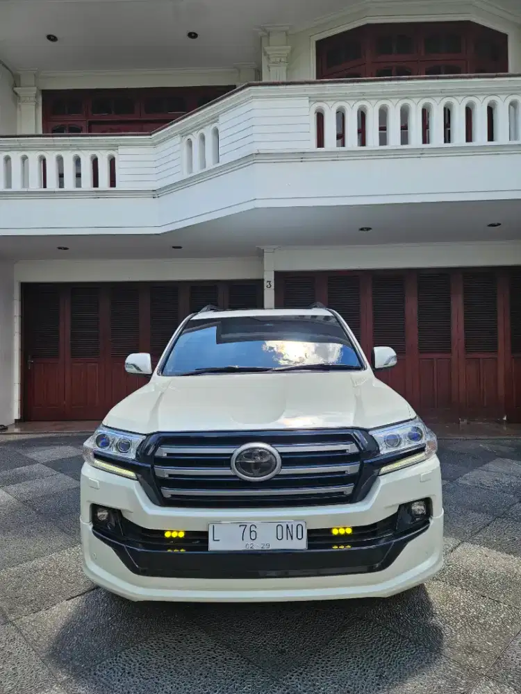 LANDCRUISER UK DIESEL 2011