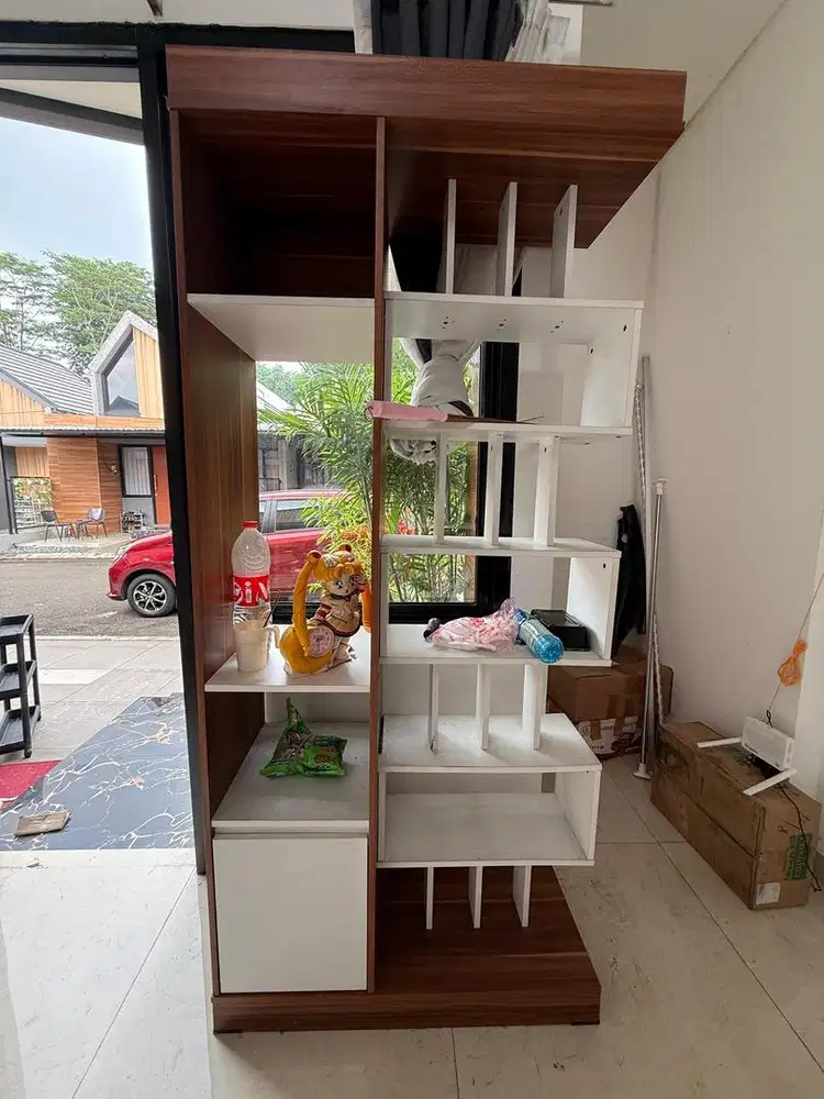 Lemari bupet kondisi 85%