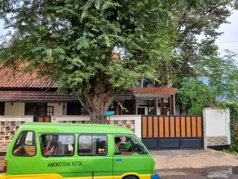 Jual Rumah Hook Pinggir Jalan Utama Perumahan Lebar 30m, cocok untuk Kantor & Tempat Usaha