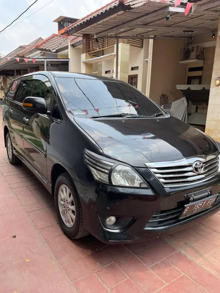 DIJUAL TOYOTA INNOVA HITAM 2012 / 2.0 V  Bensin / Automatic