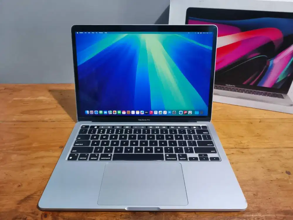 Macbook Pro M1 RAM 8GB SSD 256GB Touchbar Fullset minor dent