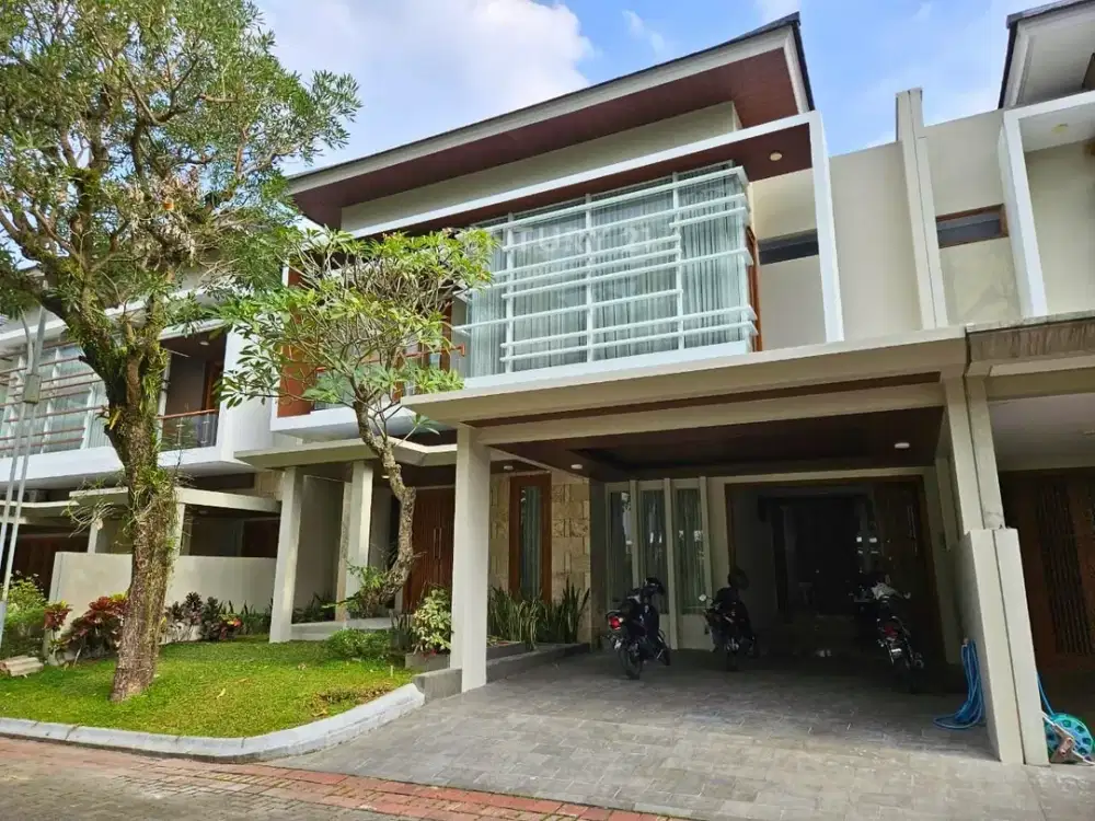 Rumah Mewah 2lt Dalam Perumahan Di Mlati Hanya 900 M Ke RSA UGM