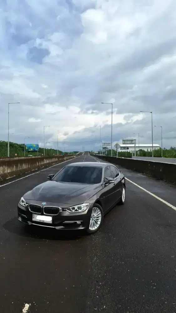 BMW F30 Luxury Edition Rare Item KM Rendah