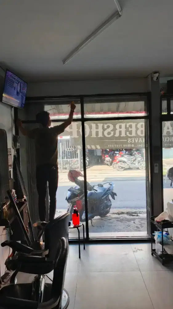 STICKER & KACAFILM TOLAK PANAS UV KACA FILM BARBERSHOP KANTOR & RUKO