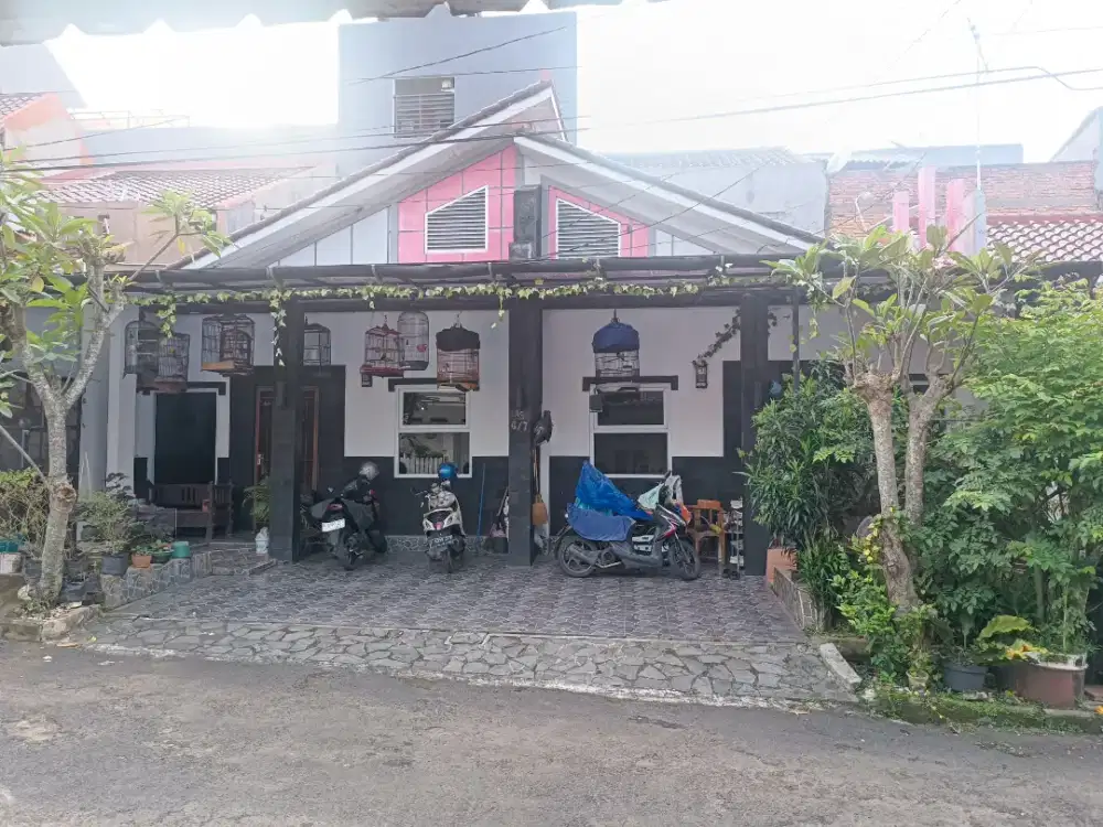 Rumah Nyaman Di Tengah Kota Depok