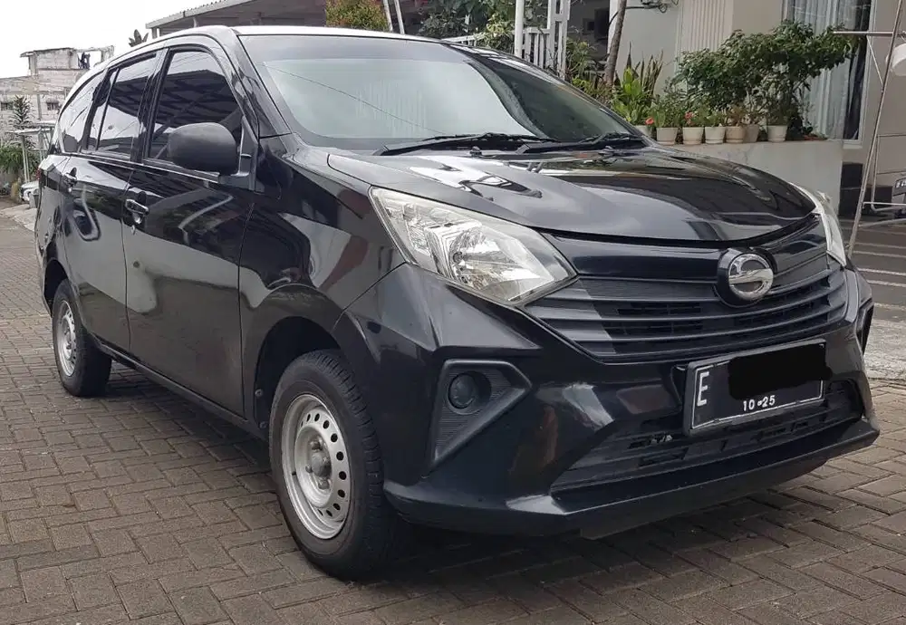 Daihatsu Sigra 1.0 D 2020 MT hitam