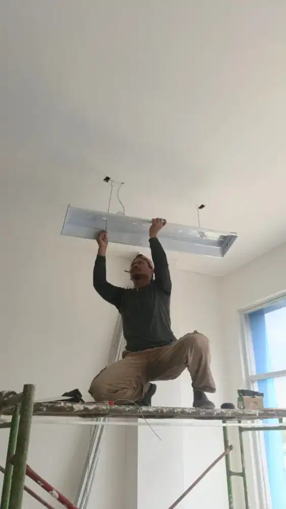 tukang listrik panggilan berpengalaman