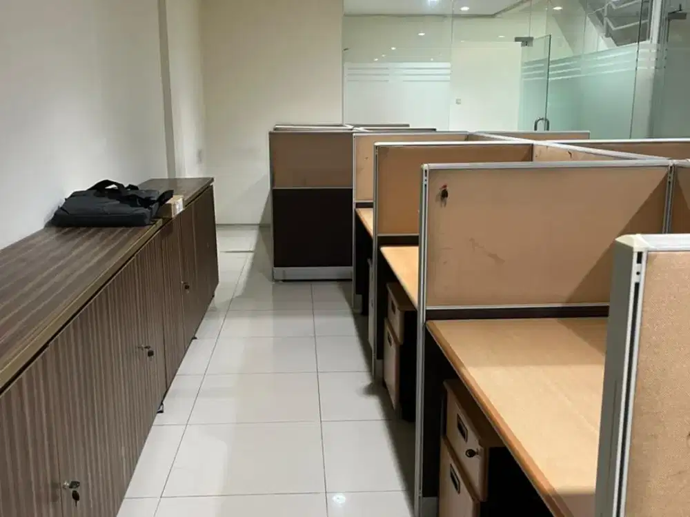 Ruko Kirana boutiuque Office full furnish hadap jalan raya kelapa gading