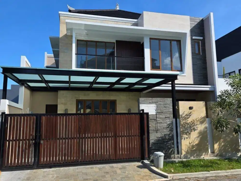 RUMAH WATERFRONT CITRALAND, ada swimming pool