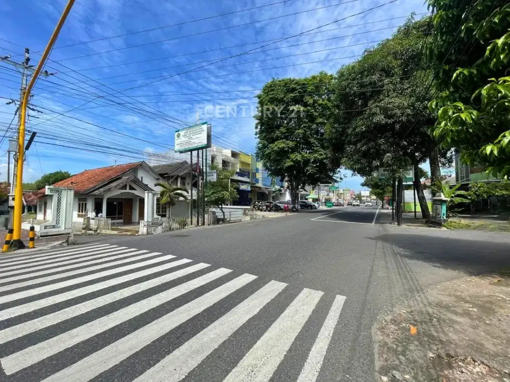 Rumah Di Jalan Utama Dekat Alun Alun Wonosari Gunung Kidul