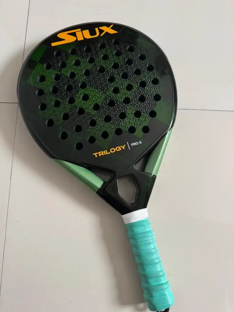 RAKET PADEL SIUX TRILOGY PRO 5 (40K Carbon)