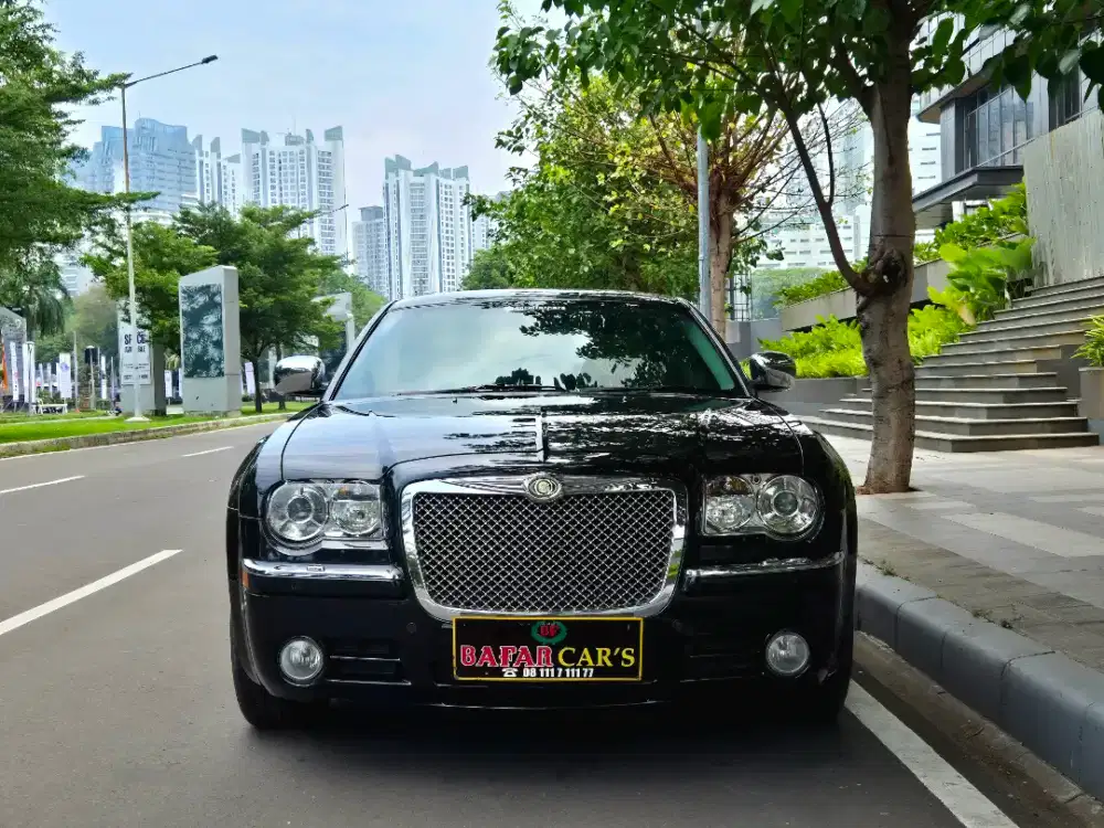 Chrysler 300C SRT8 MATIC (BENTLY LOOK)