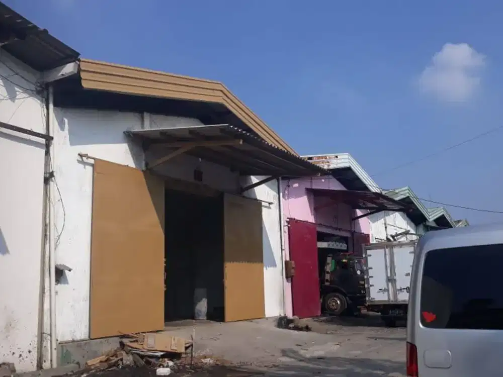 GUDANG MARGOMULYO PERMAI SUDAH RENOV, tidak mau untuk gudang bahan² yg mudah terbakar