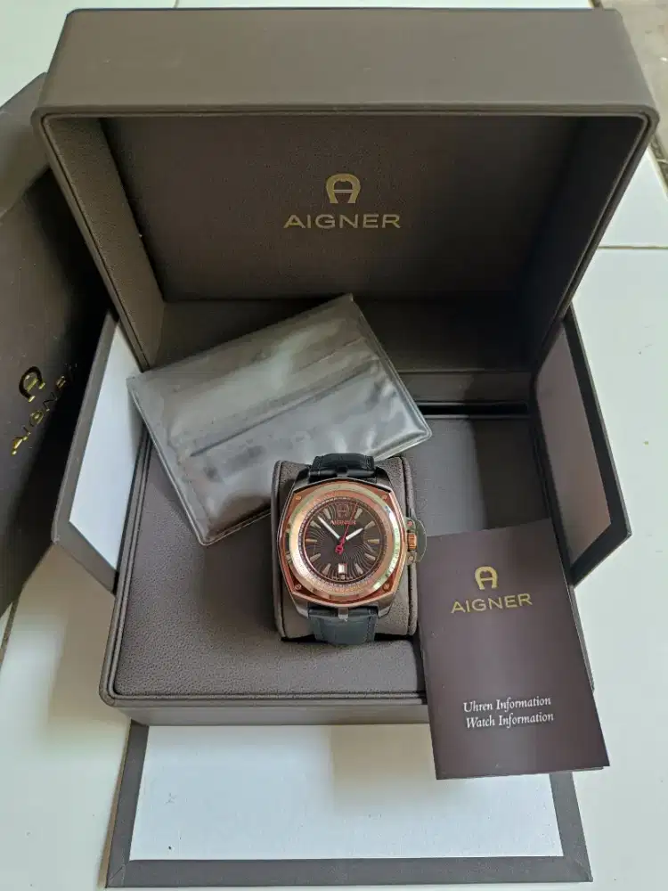 Aigner Lucca A18100 original fullset sangat bagus normal semua