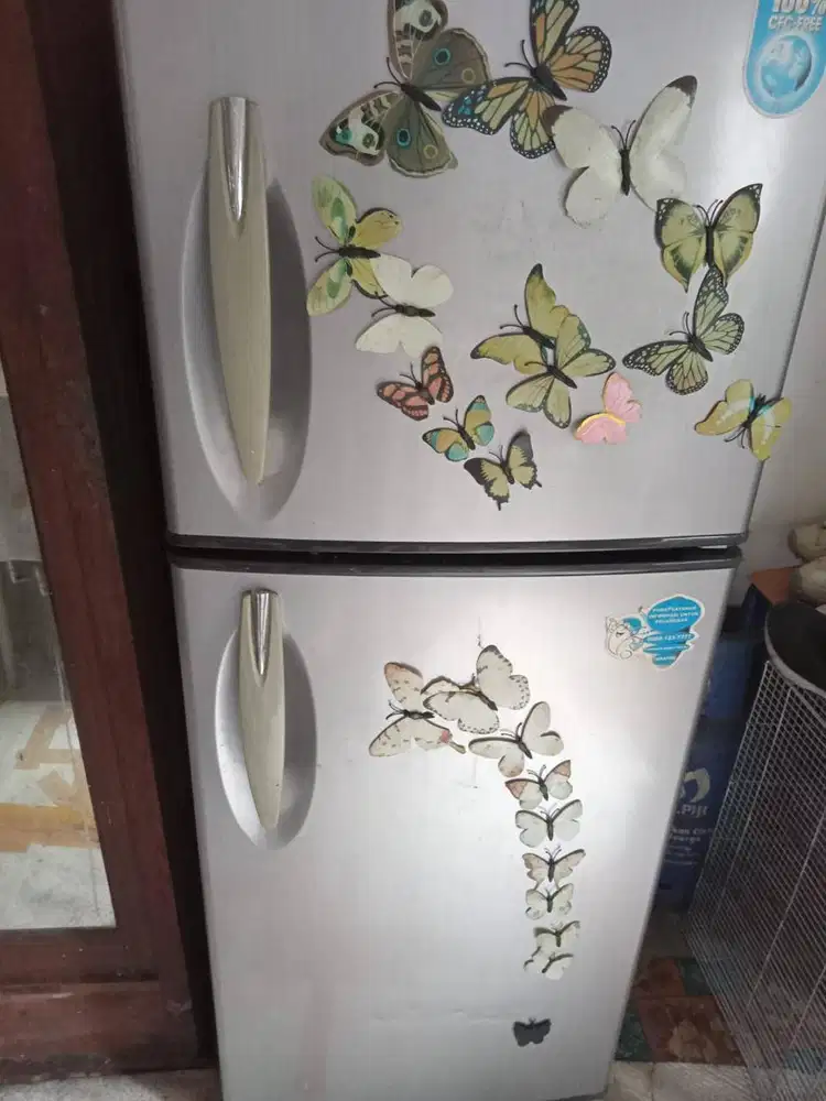 Kulkas 2 pintu merk LG