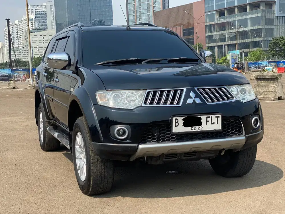 MITSUBISHI PAJERO EXCEED 2010 HITAM DIJUAL CEPAT TERMURAH