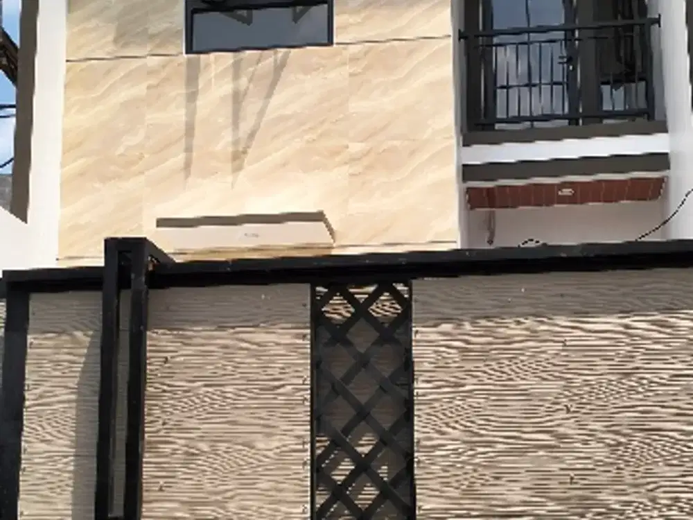 Rumah mewah 2 lantai promo Perum Rungkut Mapan