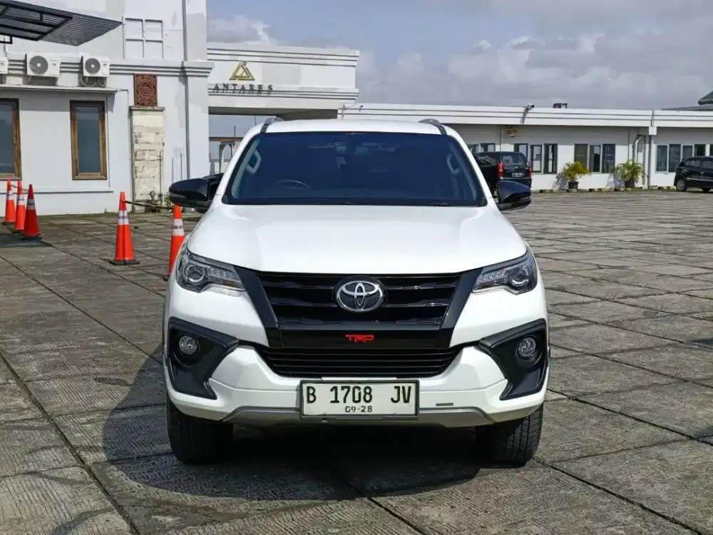 (KM82RB) TOYOTA FORTUNER VRZ TRD 2.4 AT 2018/PAJAK 9-2026