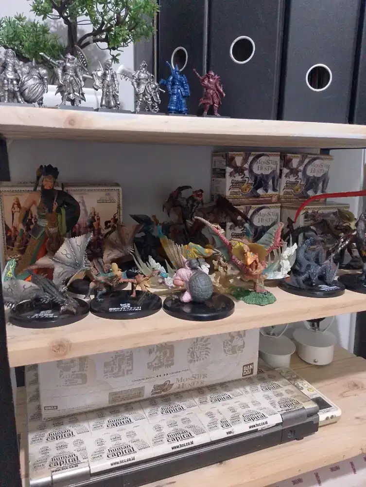 Monster hunter figure