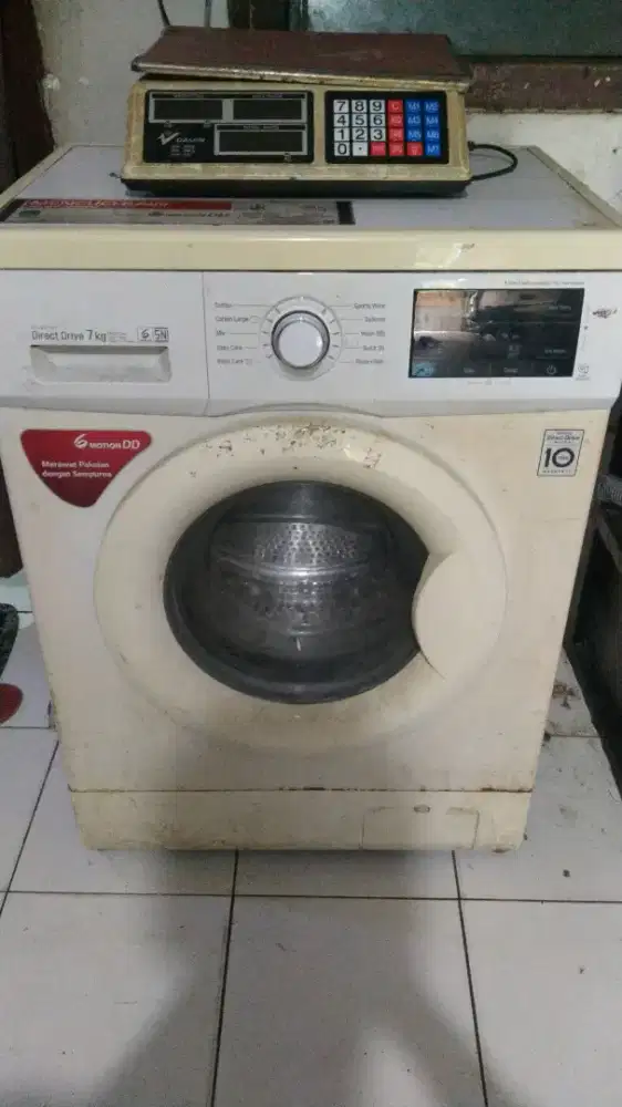 Mesin Cuci LG loading