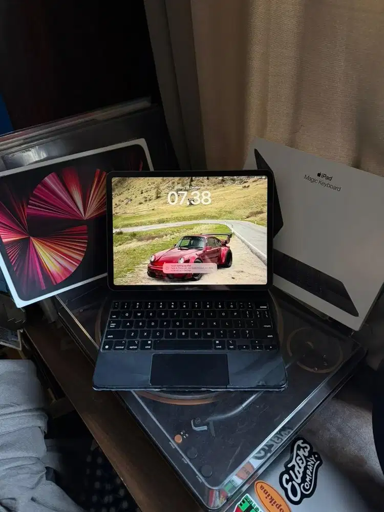 ipad pro gen 3 M1 128gb wifi only + apple magic keyboard