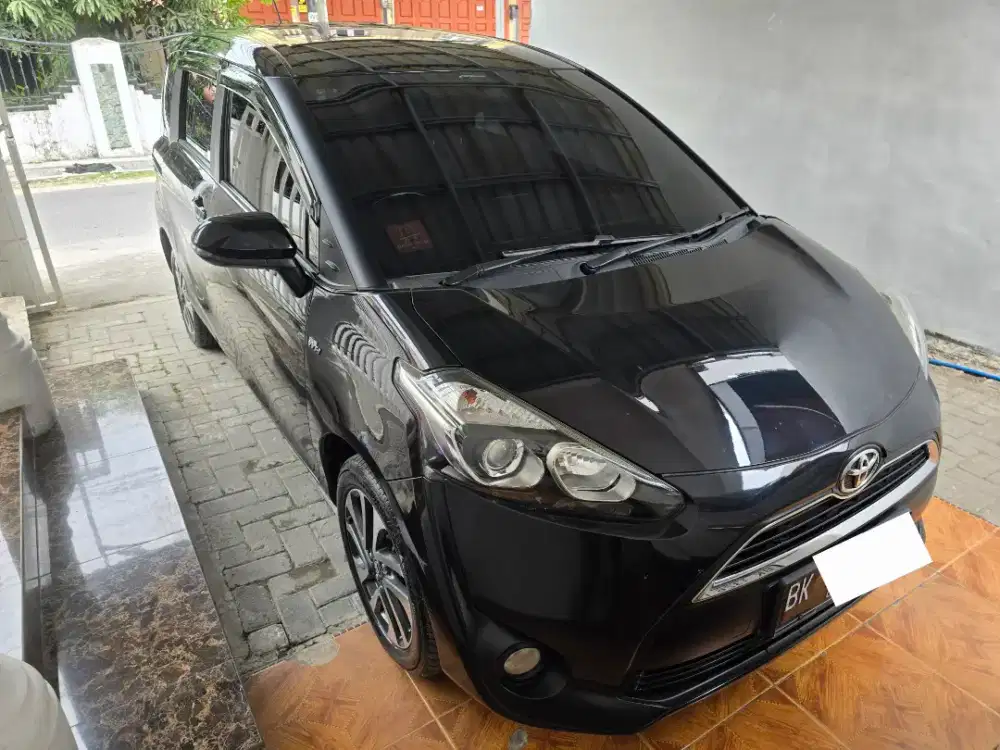 Dijual Toyota Sienta V 2017