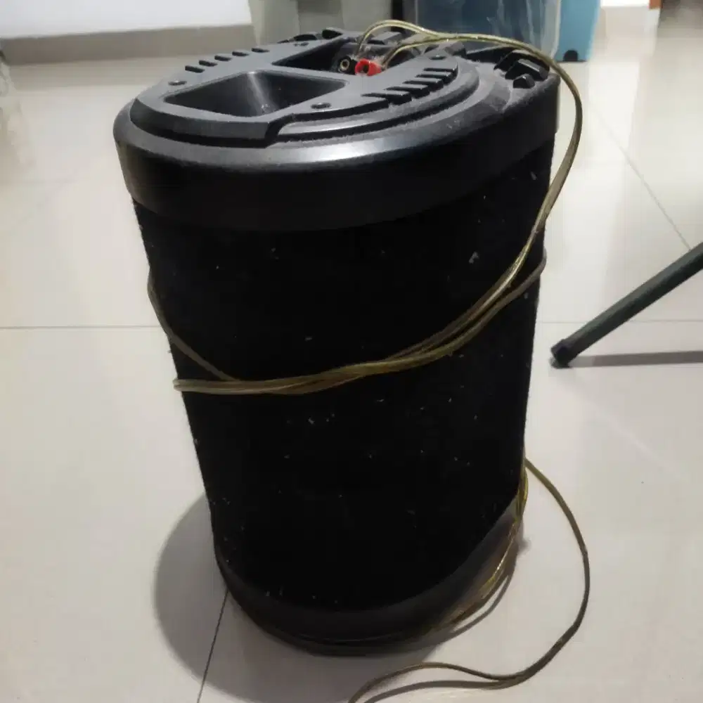 speaker dan amplifier interior mobil