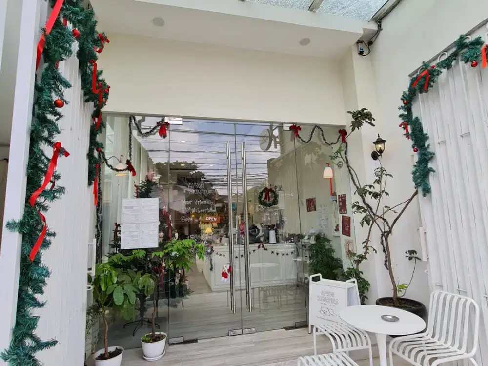 Disewakan Tempat Usaha 2 Lantai – Cocok Cafe / Restoran | Jalan Ramai