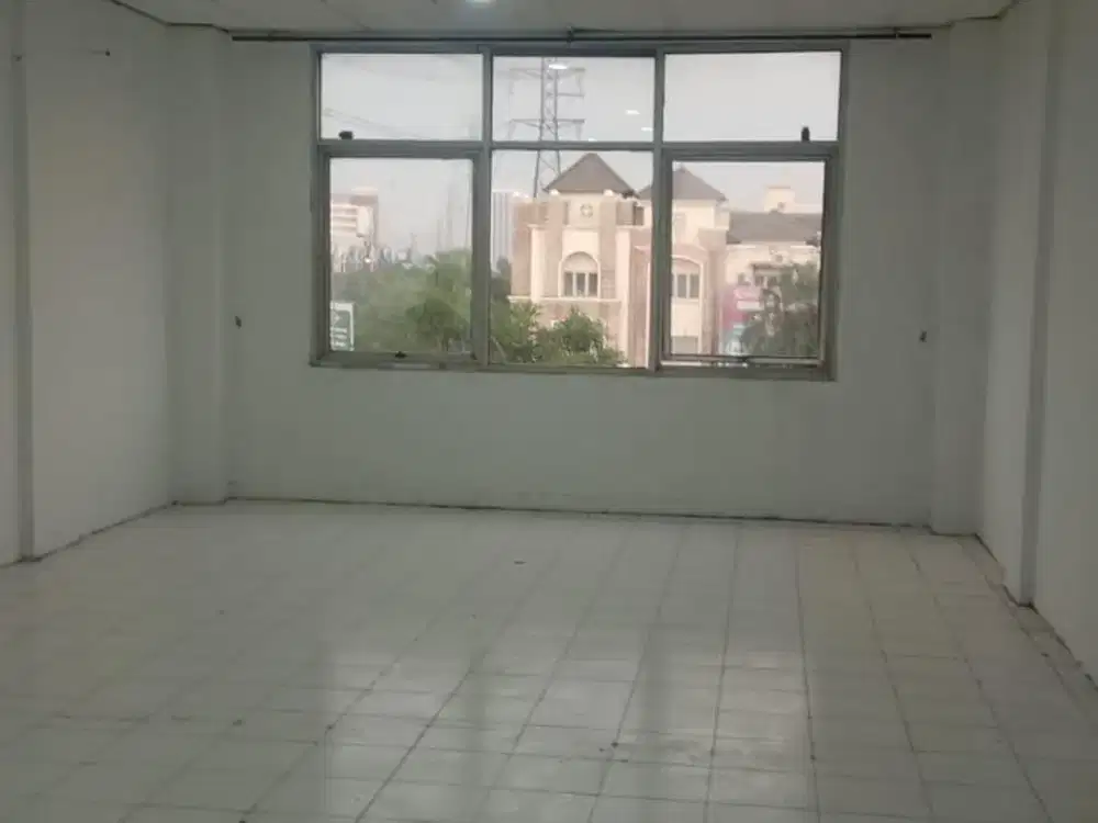 Disewakan Ruko 3 Lantai Kosongan di Sentra Niaga By Rumah Chinida