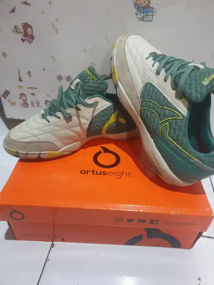 Sepatu futsal ortuseight original