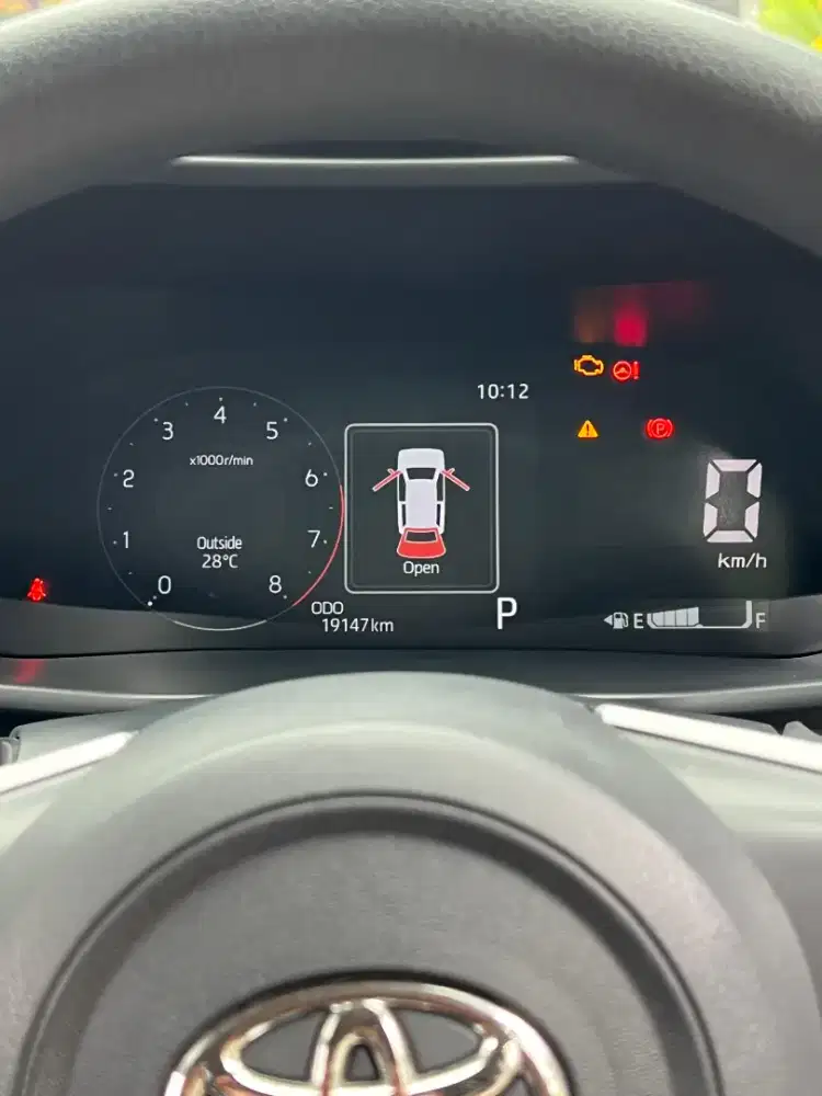 Kondisi masih baru ,msh ada service gratis dari toyota