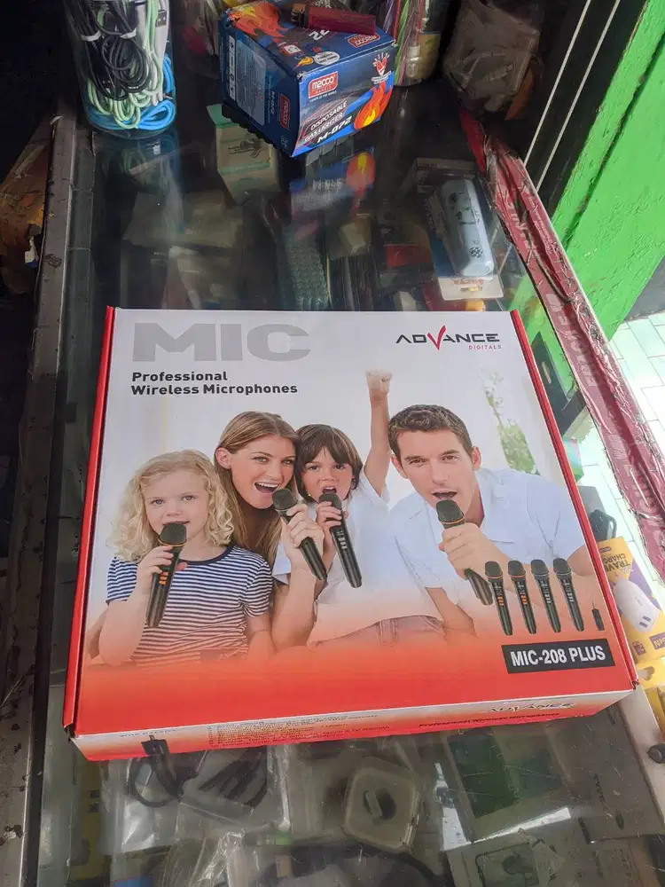 Advance Professional Wireless Microphone Mic 208 Plus Isi 4 Mic