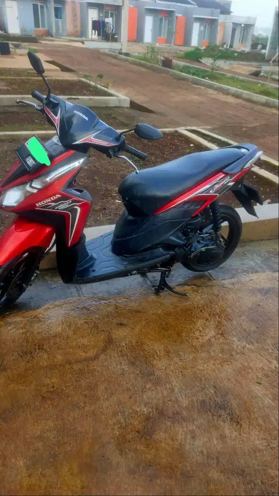 dijual cepat motor vario tahun 2010