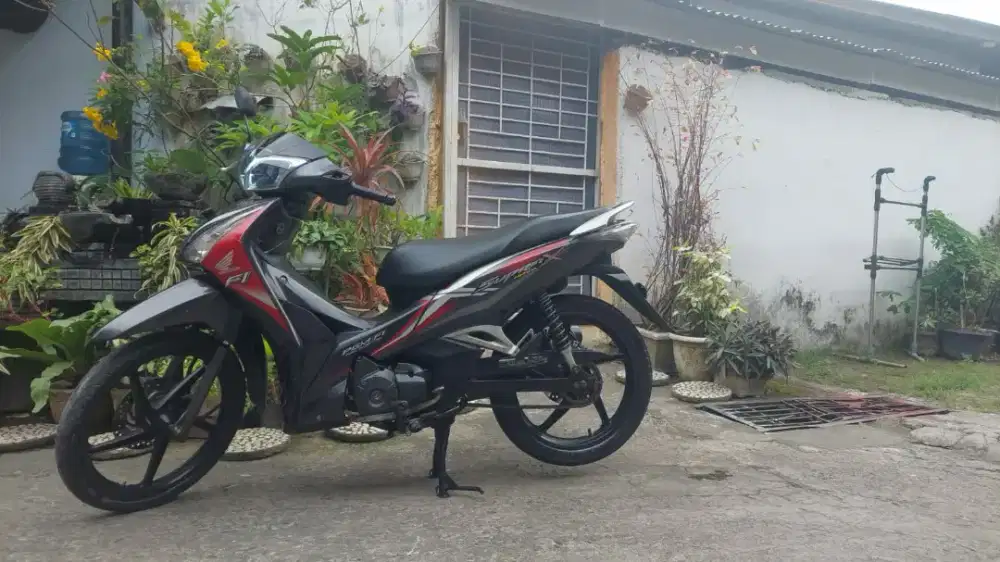 HONDA SUPRA X Helm in 2018