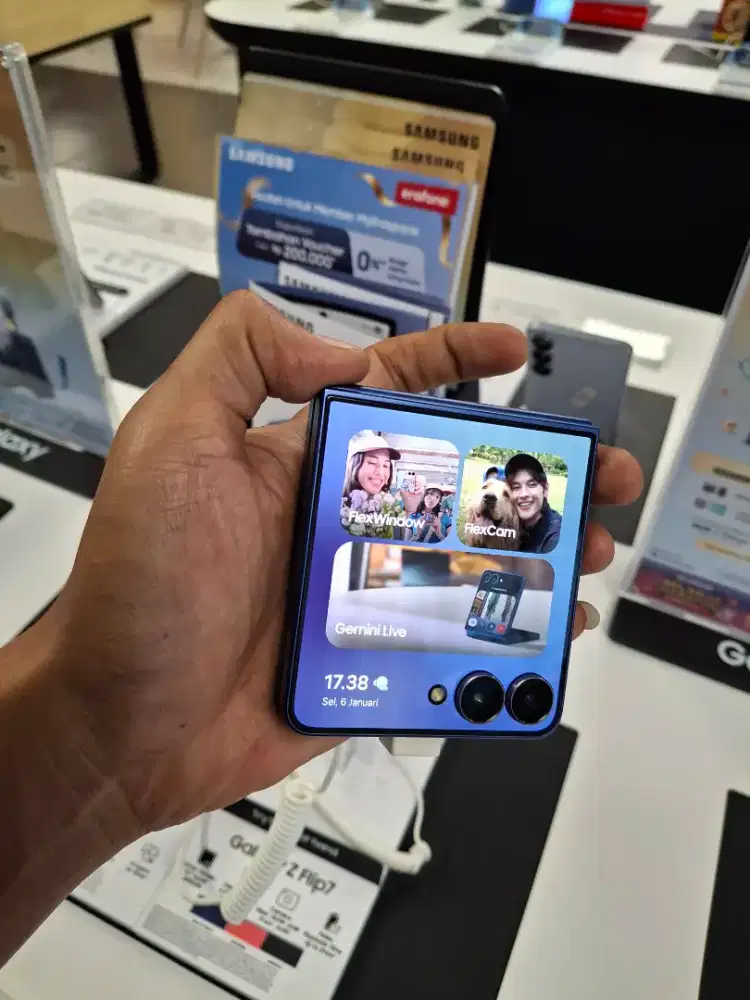 SAMSUNG Z FLIP 7 DISKON 2 JUTA DAN FREE GIFT SENILAI 3 JUTA