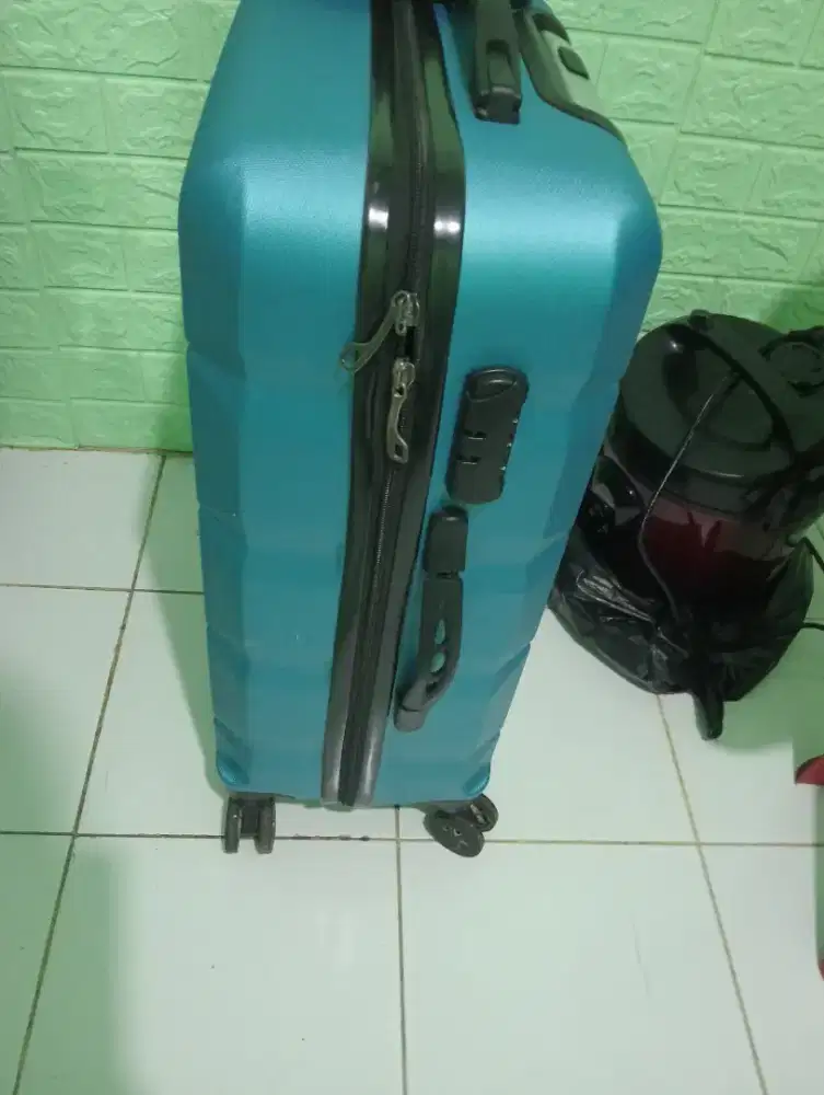 Koper travel 30 inch pengaman sandi kunci 3 angka