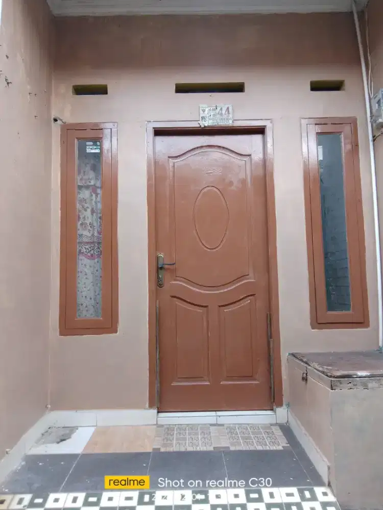 RUMAH NYAMAN UNTUK KELUARGA KECIL.. LOKASI STRATEGIS