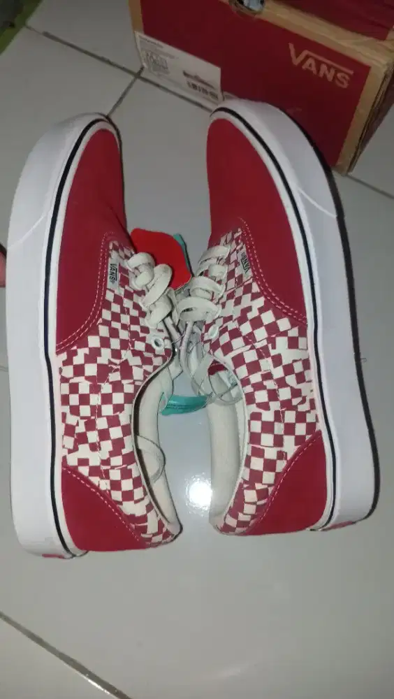 Sepatu sneakers Vans comfycush era size 42.5 baru dan original