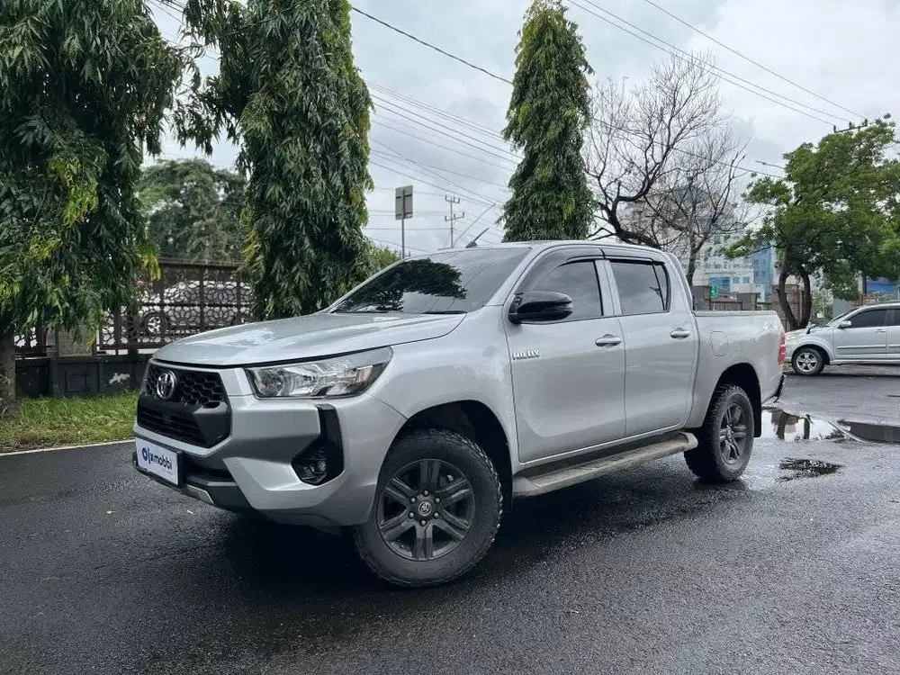 HILUX 2.4 DC G SOLAR MT 2024