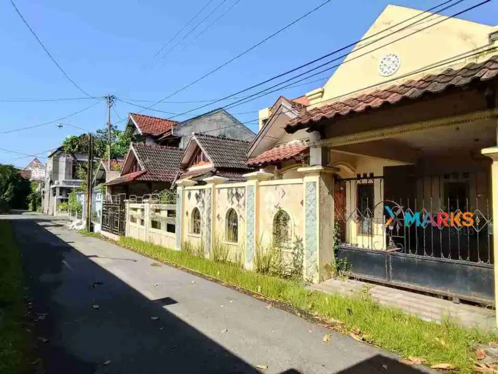 Dijual Rumah Hitung Tanah Lingkungan Tenang dan Nyaman, Area R1 Jkw Sumber, Cocok utk Hunian atau Rumah Pensiun