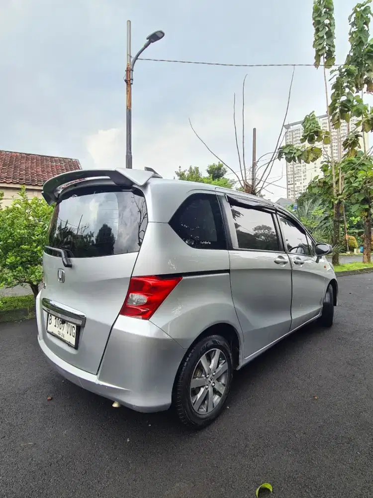 Honda Freed 2010