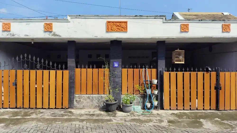 RUMAH MURAH 2 LANTAI DALAM PERUMAHAN DI TAMANTIRTO