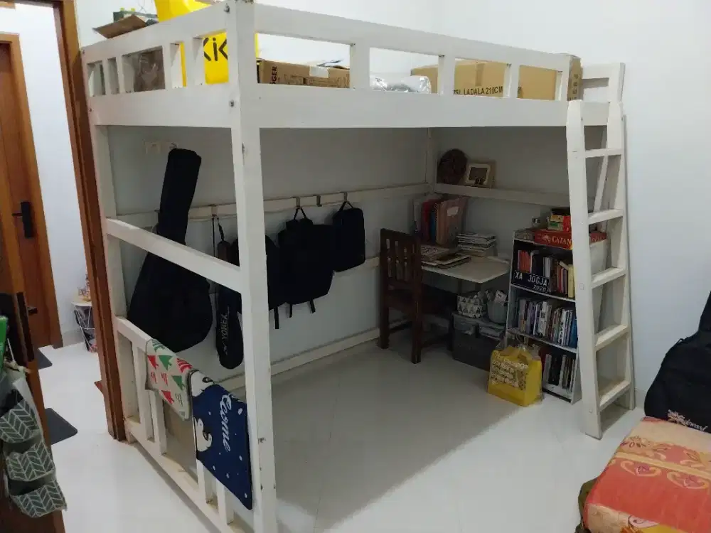 Ranjang Mezzanine