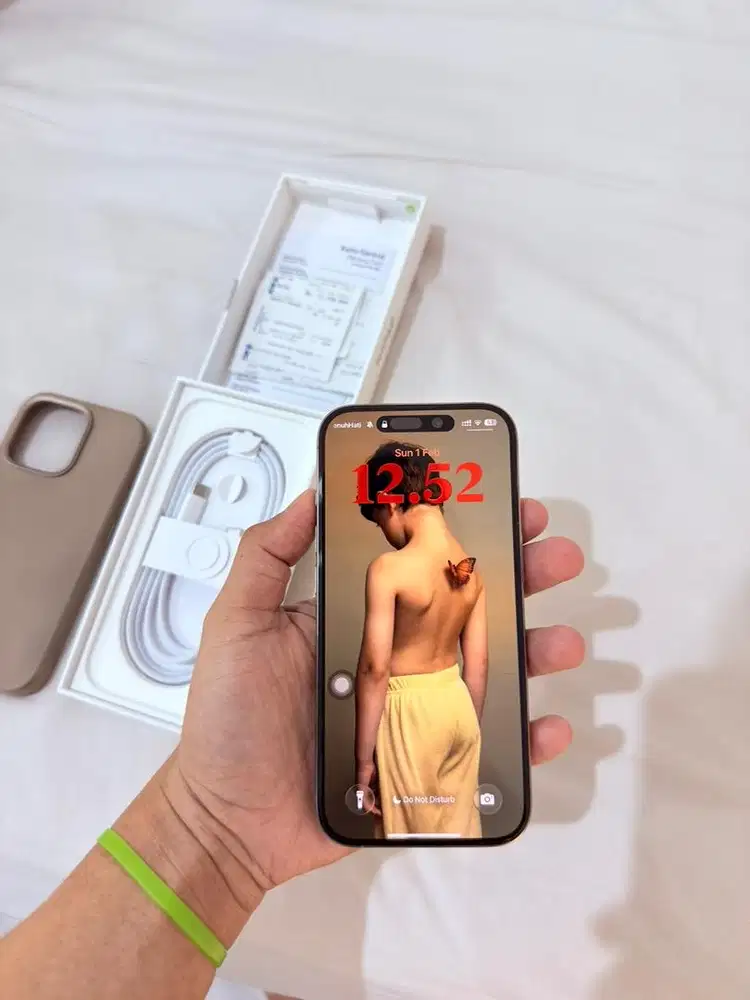 Jual iPhone 16 Pro 256GB Natural Titanium